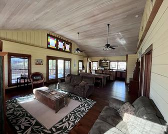Eagle's Nest Sapelo Island, beach, nature & comfort - Sapelo Island - Living room