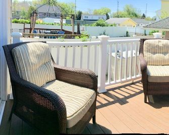 Beachin In Belmar!! - Belmar - Balcony