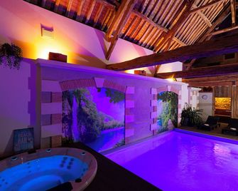 Intimate Cabin With Private Jacuzzi - Soissons - Piscine