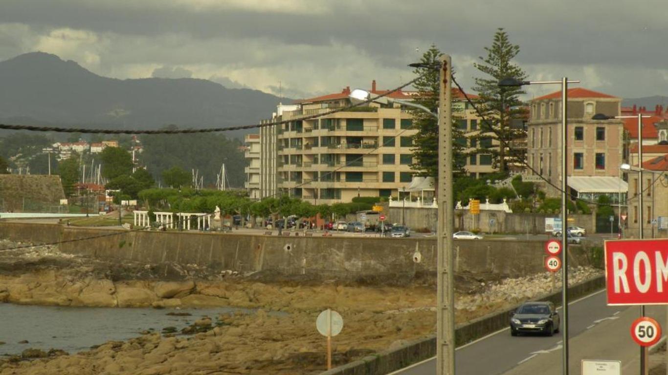 Hotel Rompeolas