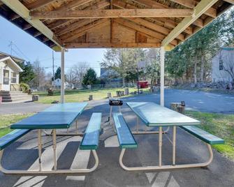 Shared Boat Launch Lake Retreat In Ellen - Ellenville - Patio