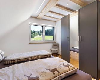 Apartment 'Landleben Deluxe' with Mountain View, Shared Terrace and Wi-Fi - Schonach im Schwarzwald - Slaapkamer
