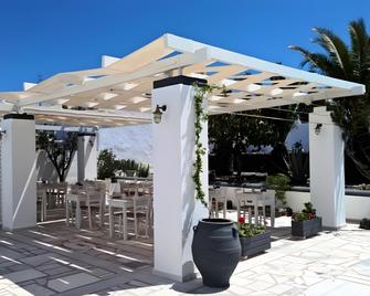 Laokasti Villas Hotel - אויה - מסעדה