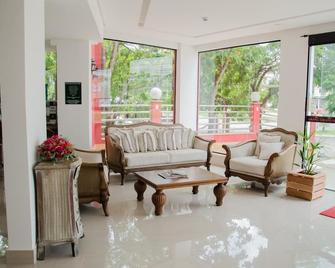 Granlago Hotel - Pouso Alegre - Lobby
