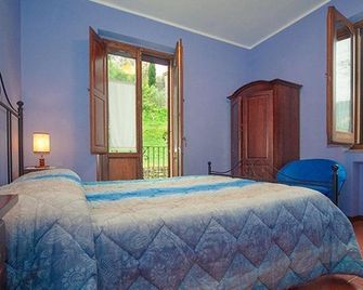 I Tre Tigli - Casa di campagna - Lustra - Habitación