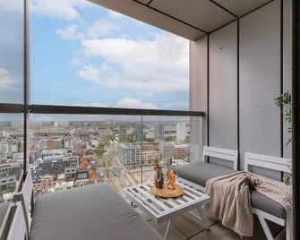 アパートメント ウィズ ビューティフル ビュー オブ アントワープ - アントワープ - バルコニー