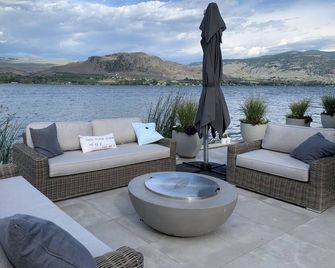 Lake Oysoyoos Private Waterfront Oasis - Oroville - Patio