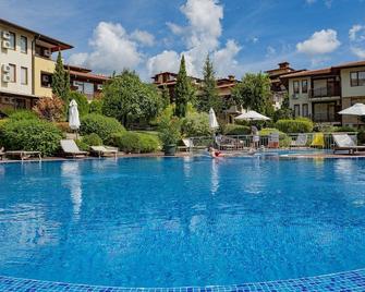 Menada Garden of Eden - Sveti Vlas - Piscină