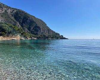 Perfectly Located - Stunning View And Very Close To The Beach - Eze