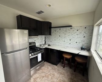 Bayshore Inn Ventura - Ventura - Kitchen