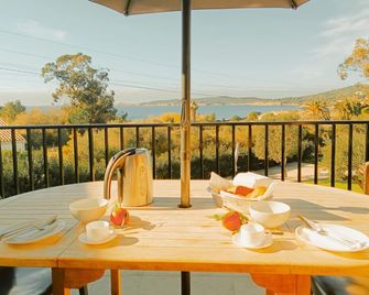 Maina Residence 5 Min From The Beach Between Sea And Village - Cargèse - Balcon