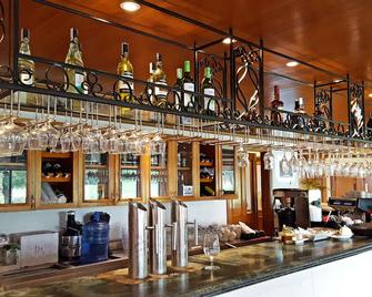The Suites At Mount Malarayat - Lipa City - Bar