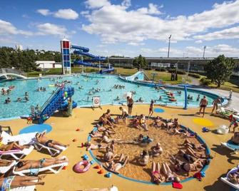 نوردوري هوتل سيتي جاردن - ريكيافيك - حوض السباحة