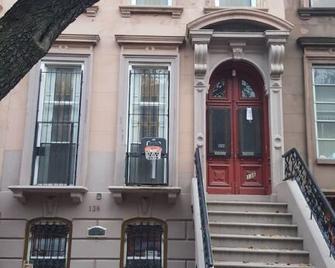 Illumination Bed & Breakfast - Brooklyn - Building
