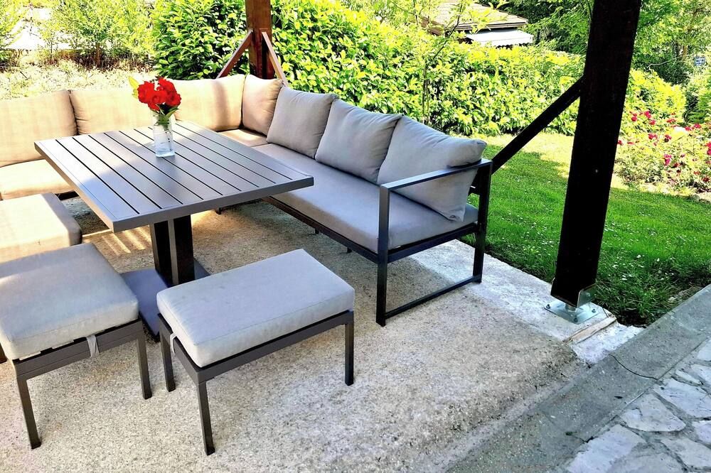 B&B Plitvice Lakes Villa Prica - פליטביצ'קה יזרה - פטיו