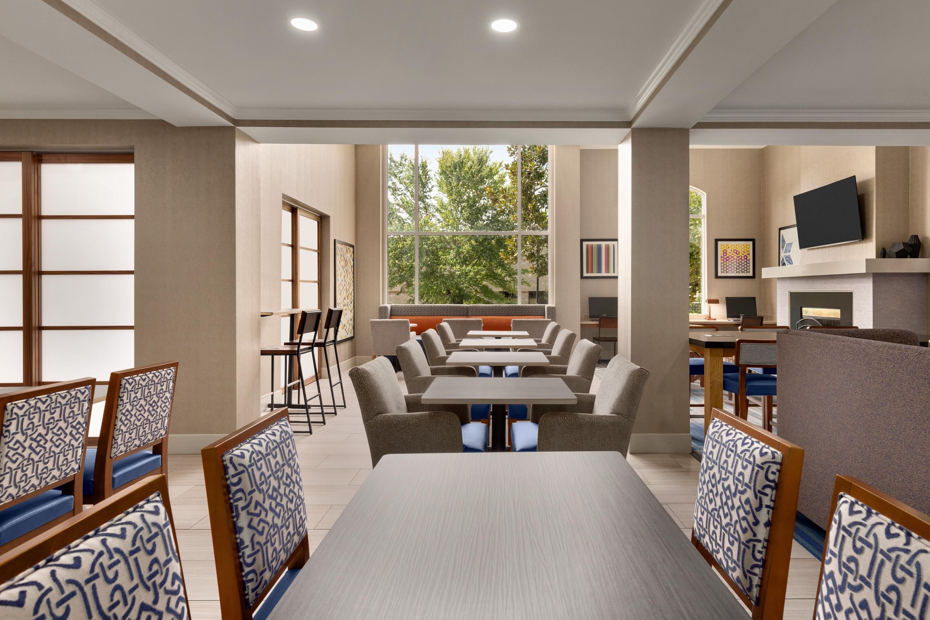 Holiday Inn Express & Suites Auburn - University Area By IHG - Auburn - Ravintola