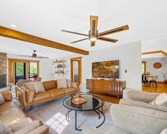 The Getaway home - Pittsfield - Sala de estar