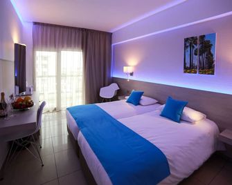 Les Palmiers Beach Hotel - Larnaca