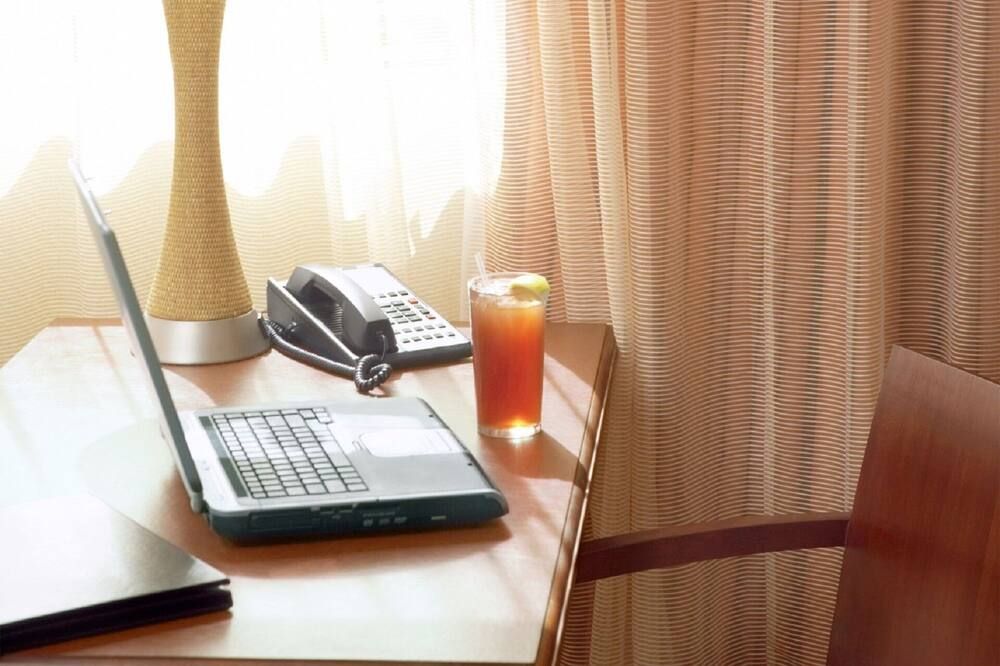 Room amenity view of Country Inn & Suites by Radisson, Peoria North IL