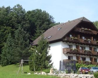 Appartment 1-3 Personen - Ferienwohnungen Haus Bianca und Sterngut - Unterach - Gebäude