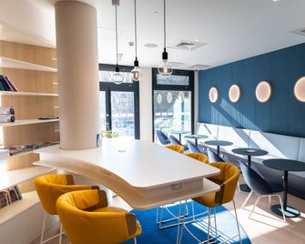 Holiday Inn Express Arras By IHG - Аррас - Бар