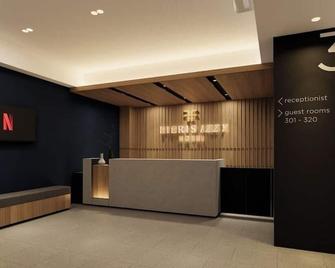 Fieris Hotel Jakarta - Jakarta - Front desk