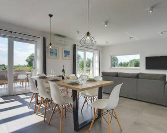 Villa Mauri - Medulin - large garden, very quiet location - Medulin - Dining room