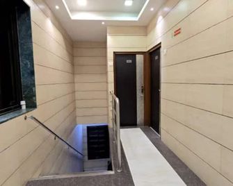 Fabhotel Kamal - Mumbai - Hallway