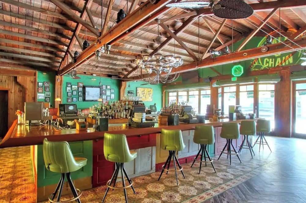 Charming private small place in lovely Miami with AC, WiFi B6 - מיאמי - בר