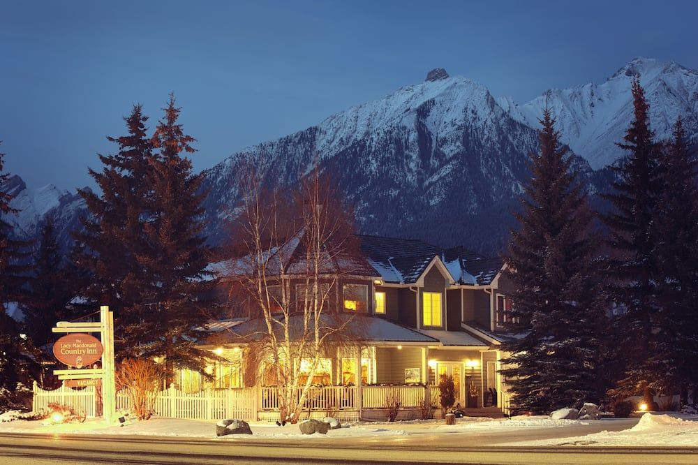 ذا ليدي ماكدونالد كانتري إن - كانمور - مبنى