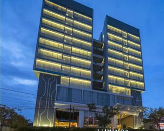Luminor Hotel Jemursari by Wh - Surabaya - Bygning