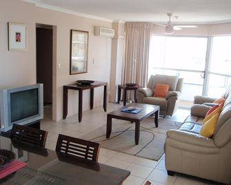 Grosvenor Beachfront Apartments - Surfers Paradise - Sala de estar