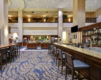 Embassy Suites by Hilton Santa Clara Silicon Valley - סנטה קלרה - בר