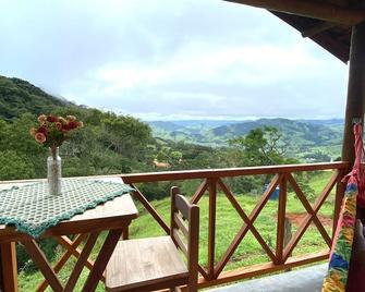Pousada Vitoria - Gonçalves - Balcony