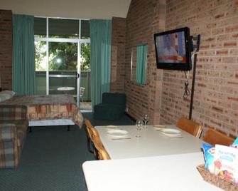 Aspire Alpine Gables Motel - 金德拜恩 - 臥室