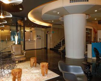 Hotel Lancaster - Turin - Lobby