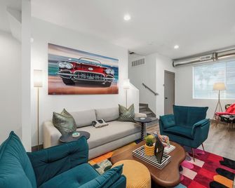 The Pilot Haus Luxe 2br, Rooftop Deck & Garage - Salt Lake City - Pokój dzienny