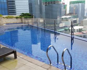 Studio with Parking at Icon Plaza BGC near Fort Strip, price nortiable - Taguig - Pool
