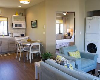 Downtown Durango Luxury Rental with parking - Durango - Living room