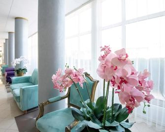 Modern - Mamaia - Ingresso