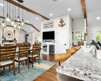 Breathtaking waterfront home on the Chester River - Chestertown - Dining room