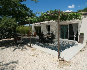 Villa With Private Pool In The Countryside Near The Village - Mazan - Патіо