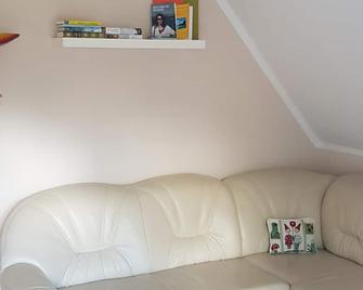 Looking for peace and relaxation in Zieten village Wustrau then you are exactly right - Wustrau - Living room
