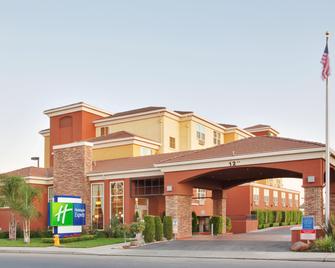 Holiday Inn Express West Sacramento - West Sacramento - Building