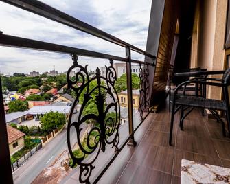 Hotel Golden House - Craiova - Balcony