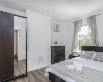 Alabama Place - Welling - Bedroom