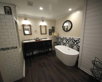 Cozy Studio Retreat one block from Downtown Noblesville, IN - Noblesville