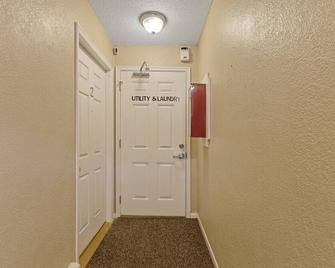 Tranquil 2br Apt Ne Mpls - 8073 Apt 4 - Minneapolis - Hallway