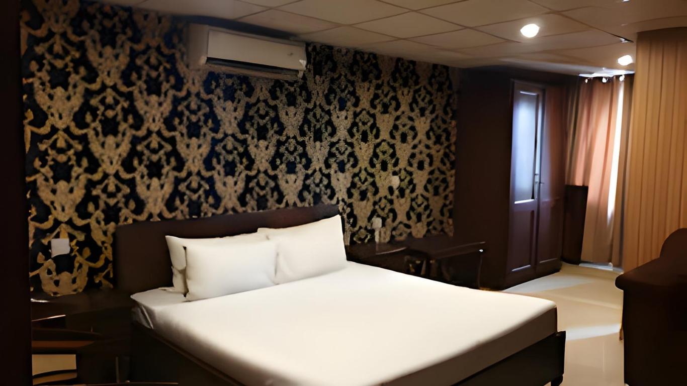 Luxury One Hotel Lahore