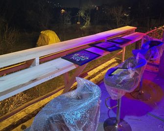 The Venus, Live like a local - Manali - Bar
